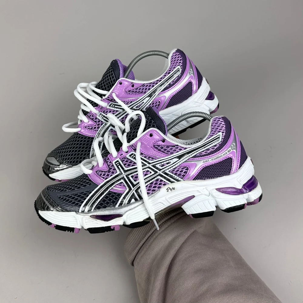 GEL Nimbus 16 — Anthracite / Violet