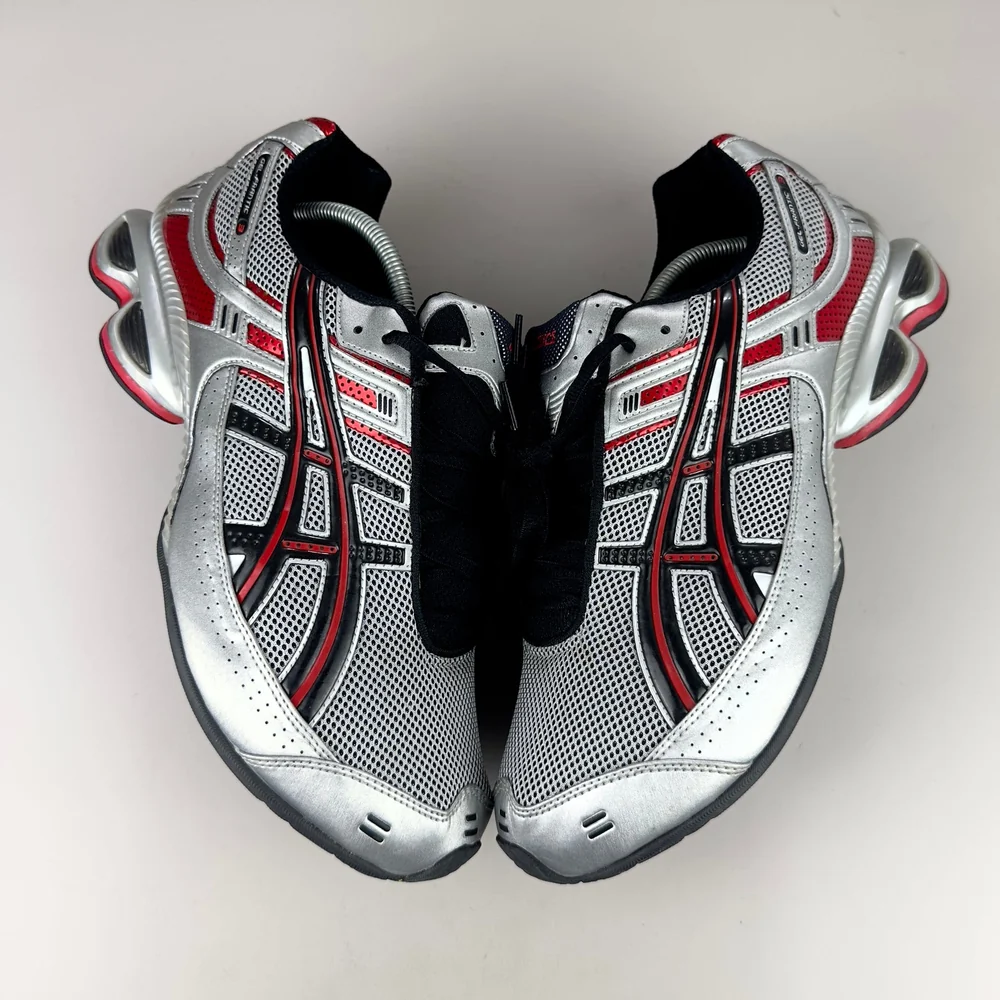 GEL Nimbus 16 — Argent / Rouge