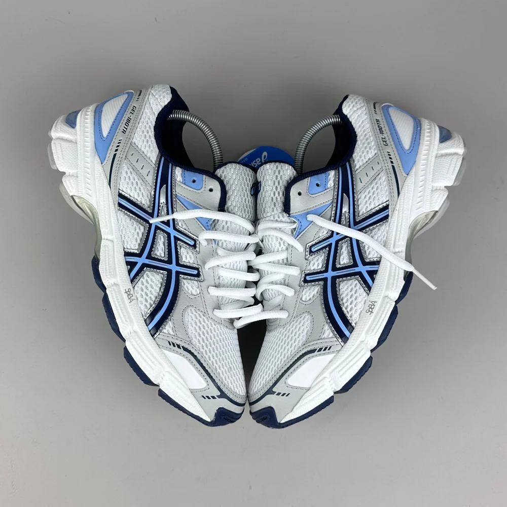 GEL Nimbus 16 — Blanc / Bleu ciel