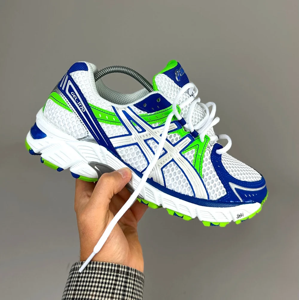 GEL Nimbus 16 — Blanc / Bleu roi / Vert fluo
