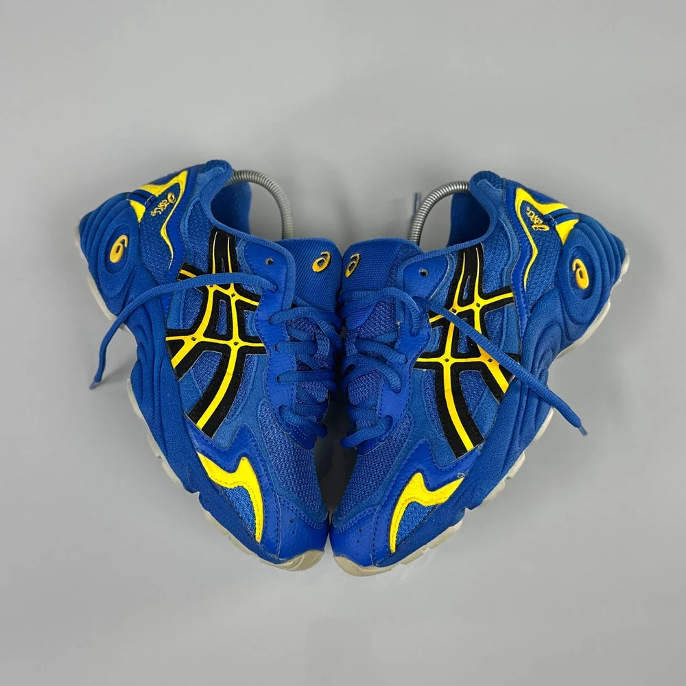 GEL Nimbus 16 — Bleu roi / Jaune