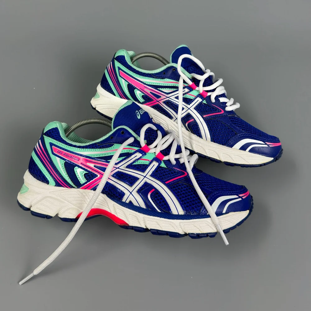GEL Nimbus 16 — Bleu roi / Vert menthe