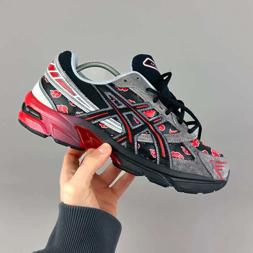 GEL Nimbus 16 — Gris / Rouge