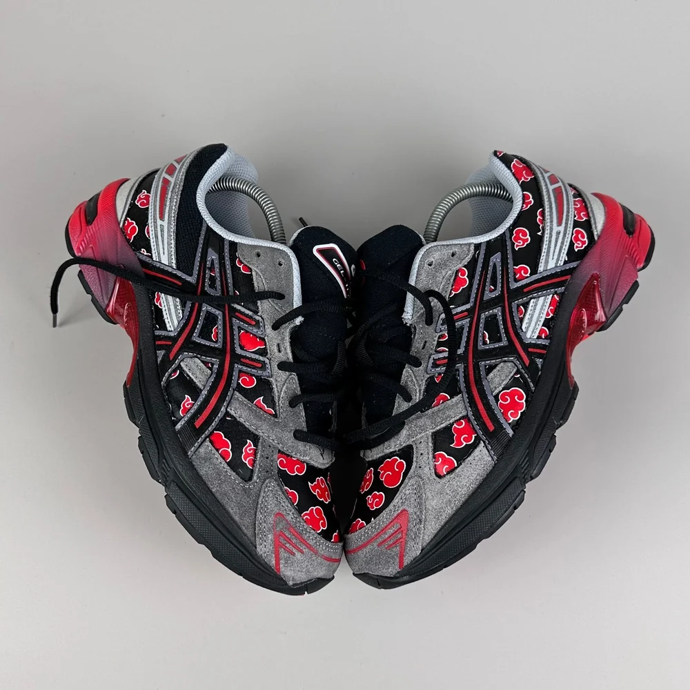 GEL Nimbus 16 — Gris / Rouge