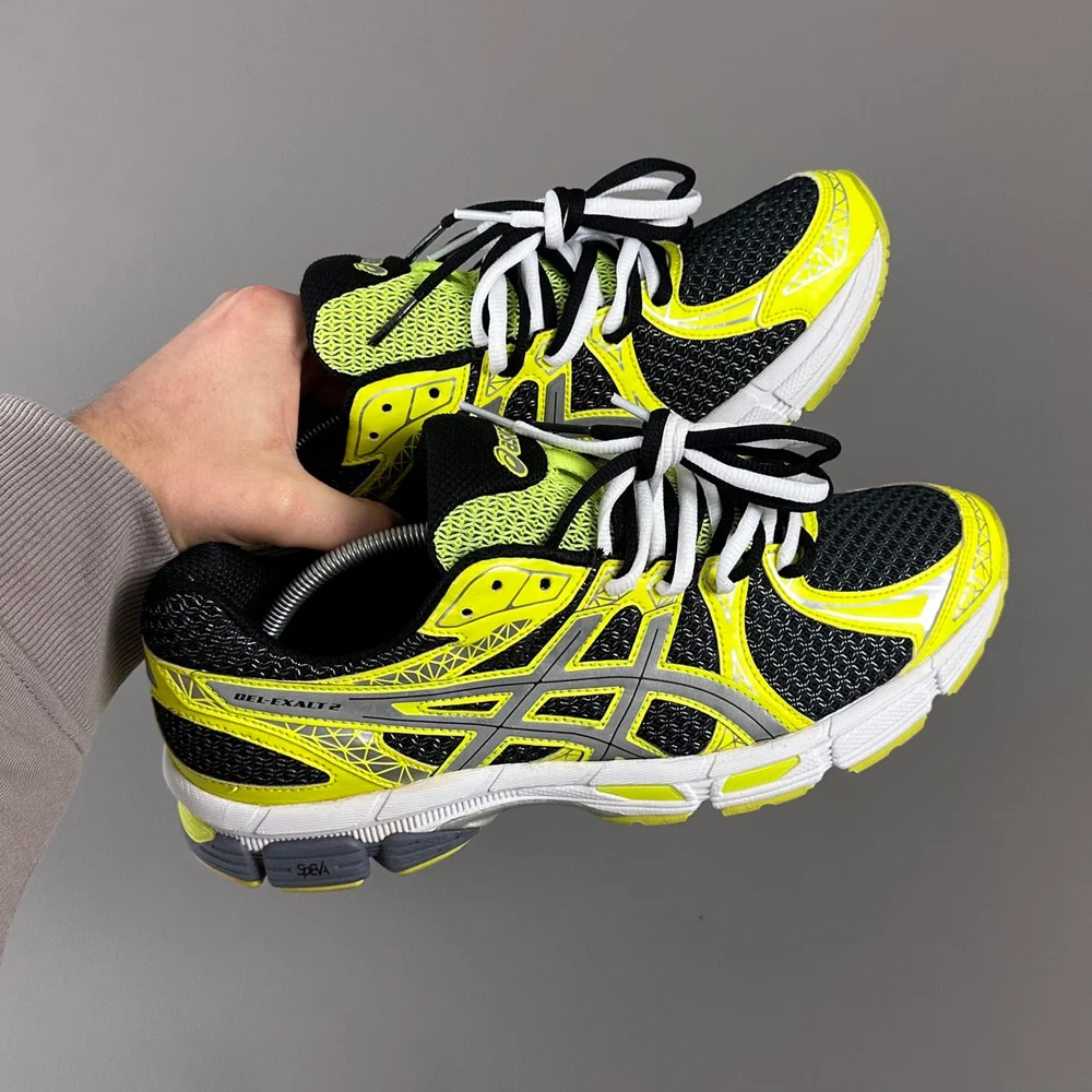 GEL Nimbus 16 — Jaune fluo / Noir / Gris