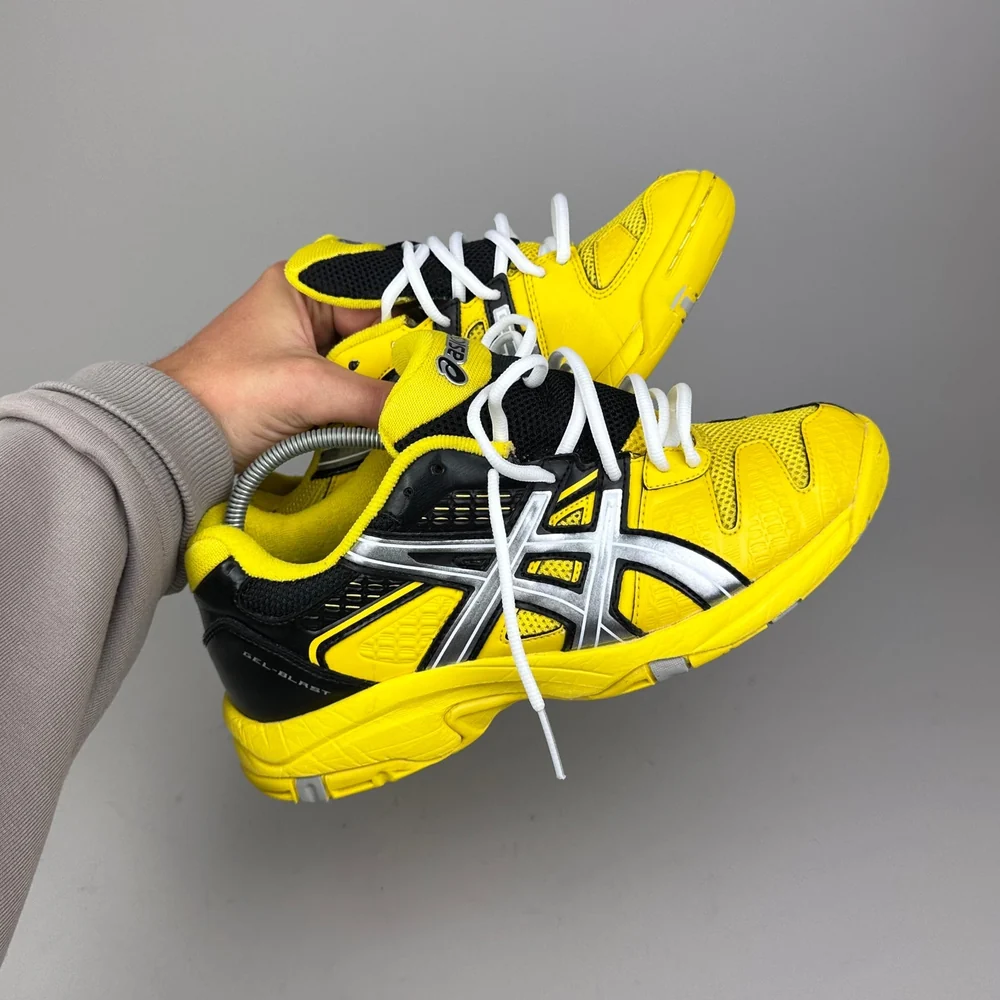 GEL Nimbus 16 — Jaune / Noir