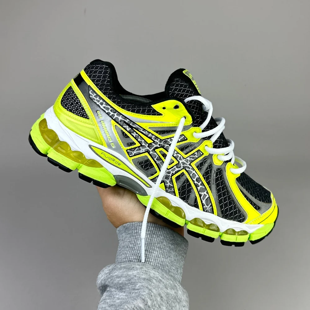 GEL Nimbus 16 — Noir / Jaune fluo / Argent